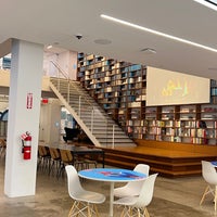 Photo taken at Warby Parker New York City HQ and Showroom by Elisa on 12/21/2022