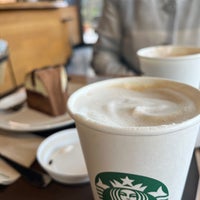 Das Foto wurde bei Starbucks von omema I. am 3/20/2022 aufgenommen