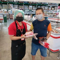 Photo taken at Makro by พิมใจ ย. on 7/1/2022