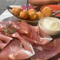 Photo taken at Tamerò - Pasta Bar by Amy Z. on 5/18/2022