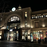 Photo taken at Nike Running The Grove by Wad .. on 3/10/2022