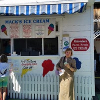 Das Foto wurde bei Mack&amp;#39;s Ice Cream von WayneNH am 9/14/2014 aufgenommen