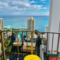 Foto diambil di Hilton Waikiki Beach oleh Osmaan A. pada 6/7/2021