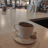 Photo taken at Starbucks by Kübra E. on 12/14/2023