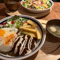 Photo taken at kawara CAFE&amp;amp;DINING by 耕飛 尾. on 10/16/2022