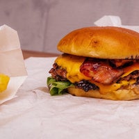 รูปภาพถ่ายที่ ogs hyped burgers โดย ogs hyped burgers เมื่อ 3/8/2022