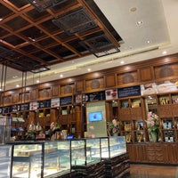 Photo taken at The Mandarin Oriental Shop by فهد . on 5/27/2023