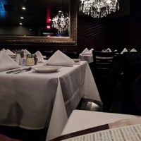 Foto diambil di Perlo&amp;#39;s Restaurant oleh Michael O. pada 2/9/2018
