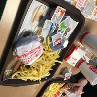 Photo taken at Burger King by Beyza Tüt on 5/22/2022