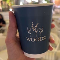 Foto diambil di WOODS Café &amp;amp; Roastery | مقهى ومحمصة وودز oleh Abdulaziz pada 5/3/2024