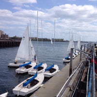 9/20/2014 tarihinde Tom D.ziyaretçi tarafından Courageous Sailing Center'de çekilen fotoğraf