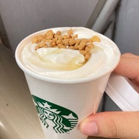 Photo taken at Starbucks by こうせい on 9/14/2022