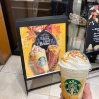 Photo taken at Starbucks by こうせい on 9/22/2022