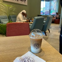 Photo taken at The Coffee Bean &amp;amp; Tea Leaf by 🤍 S. on 4/27/2023