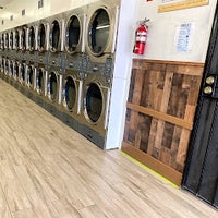 Das Foto wurde bei PB Coin Laundry von PB Coin Laundry am 3/29/2022 aufgenommen