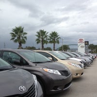 Foto tomada en AutoNation Toyota Winter Park  por Don L. el 10/25/2012