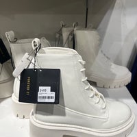 Photo taken at Forever 21 by Ron M. on 12/12/2023