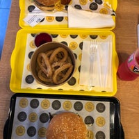 Foto tirada no(a) EPIC burger por Kata em 8/22/2022