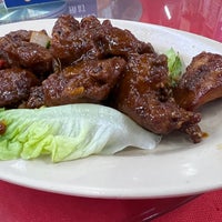 Photo taken at Kedai Makanan Hong Yun 鸿运饮食店 by Mikko C. on 5/15/2022