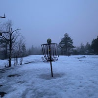 Photo taken at Meilahden frisbeegolfrata by Dmitry L. on 2/27/2024