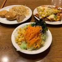 Photo taken at Shakey&amp;#39;s by ツヤチ on 8/4/2022