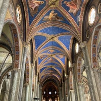 Photo taken at Basilica di Santa Maria sopra Minerva by Fenton G. on 10/23/2022