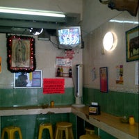 9/13/2013에 Jesus C.님이 Tacos Luis에서 찍은 사진