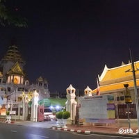 Photo taken at Wat Traimitr Withayaram by 瑞克斯 巴. on 4/11/2024
