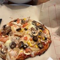 Foto tirada no(a) Mod Pizza por Ory S. em 6/5/2023
