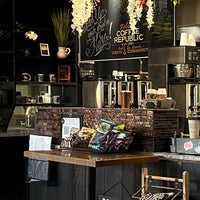 Foto scattata a Coffee Republic Café da Ory S. il 9/5/2022