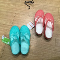 crocs premium outlet