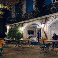 Foto diambil di Le Moulin De L Abbaye Hotel Brantome oleh Suliman A. pada 10/16/2021