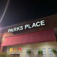 Foto tirada no(a) Parks Place por Brett T. em 5/26/2022