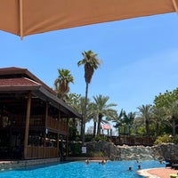 Photo taken at Gulf Hotel - Swimming Pool by Riima ❣. on 6/29/2023