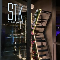 Foto tomada en STK Steakhouse  por Mohammed el 2/19/2023