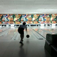 Photo taken at Boliche Bowling Station by Pedro Henrique Dos S. on 12/19/2012