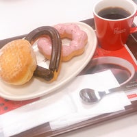 Photo taken at Mister Donut by やしだ on 3/19/2022