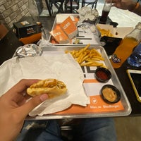 Photo taken at Bitez Burger بايتز برجر by عُدي💙 on 8/25/2022