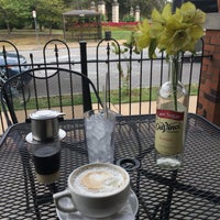 Photo taken at MoKaBe&amp;#39;s Coffeehouse by Benton on 10/6/2017