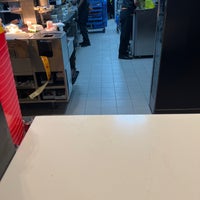 Photo taken at McDonald&amp;#39;s | ماكدونالدز by حسن . on 5/18/2022