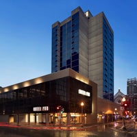 Foto diambil di Hotel PUR, Quebec, A Tribute Portfolio Hotel oleh Hotel PUR, Quebec, A Tribute Portfolio Hotel pada 5/16/2022