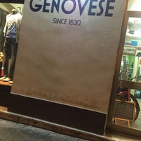 Das Foto wurde bei Genovese Store Since 1830 von Pasquale Emanuele C. am 10/5/2015 aufgenommen