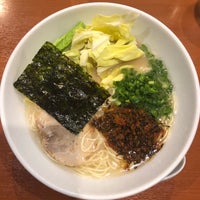 Foto scattata a ぶたの旨味らーめん とんくる da ＜&amp;#39;&amp;#39;ㄋㄘゃ il 5/1/2019