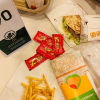 รูปภาพถ่ายที่ McDonald&#39;s &amp; McCafé โดย Faridah Hanim เมื่อ 4/12/2021