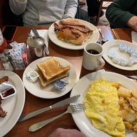 Photo taken at New York Luncheonette by Philippe G. on 10/29/2022