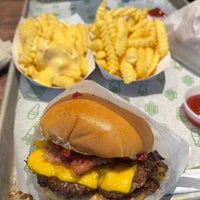 Photo taken at Shake Shack by Philippe G. on 10/27/2022