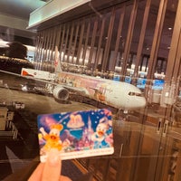 Photo taken at Gate 10 by しらき れ. on 12/15/2023