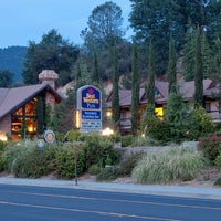 Foto diambil di BEST WESTERN PLUS Yosemite Gateway Inn oleh BEST WESTERN PLUS Yosemite Gateway Inn pada 9/1/2015