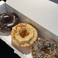 Photo taken at Krispy Kreme Doughnuts by Yuka N. on 7/7/2022