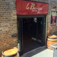 Foto diambil di La Barrique Wine Bar &amp;amp; Restaurant oleh JOHN D. pada 4/20/2013